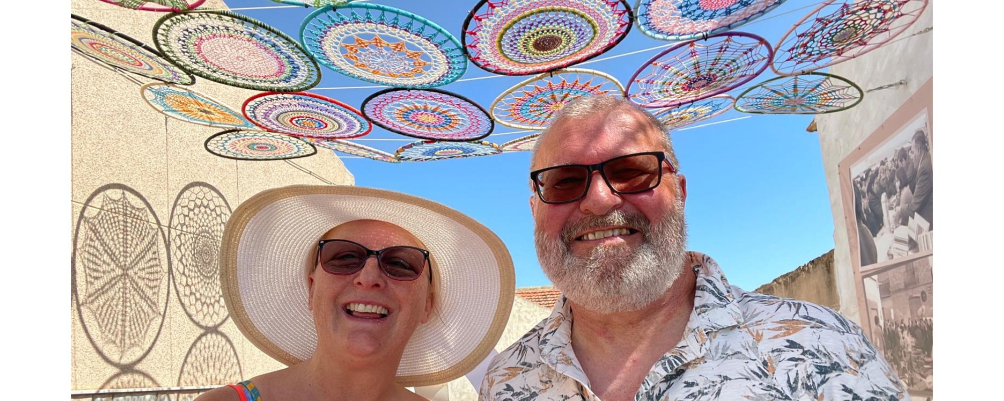 Trusted Housesitters discount code 25% off + honest review by travelling couple | retire early